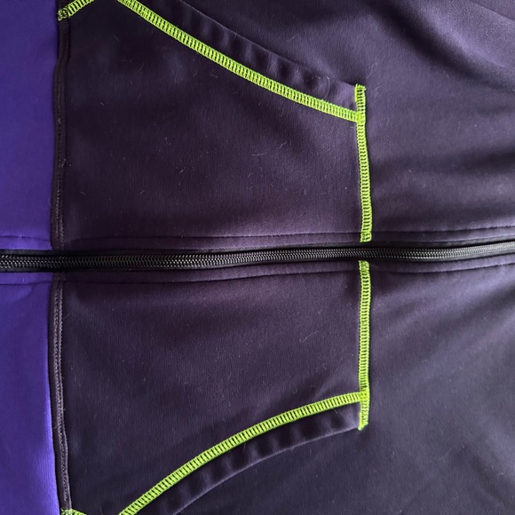 Nike Therma Fit Women’s Purple and Green Zip-Up Hoodie - Picture 6 of 7